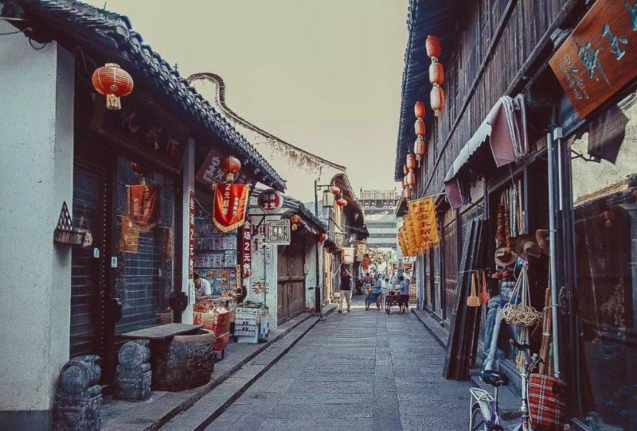 漆黑的森林逃脱